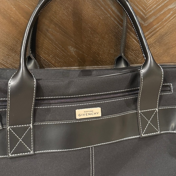 Givenchy weekender Duffle Bag 🌟 - Picture 2 of 7